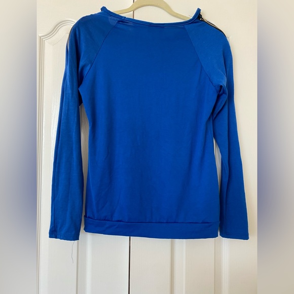 Say Anything zipper sleeve Top - Picture 4 of 5